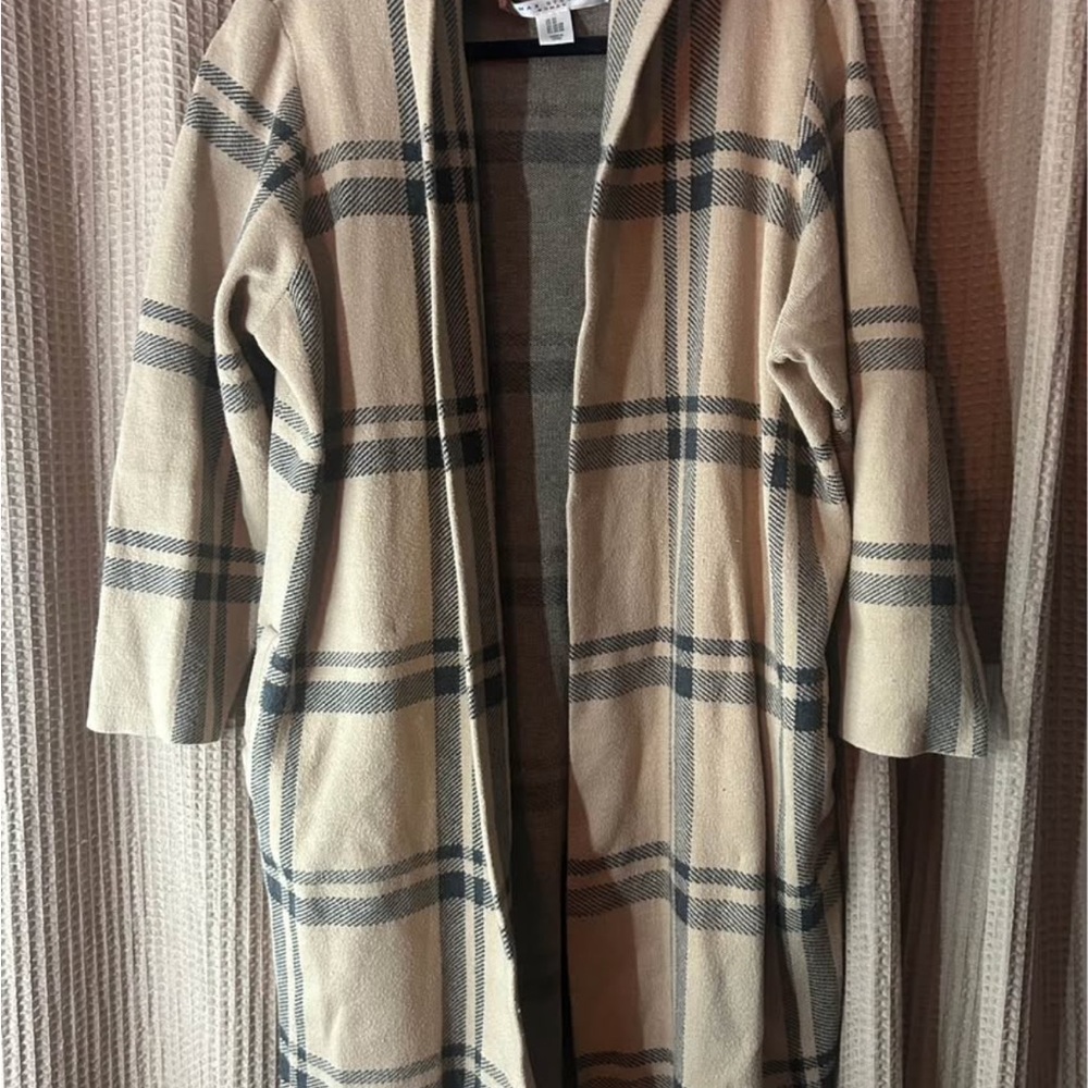 Max Studio Cream and Gray Plaid Cape